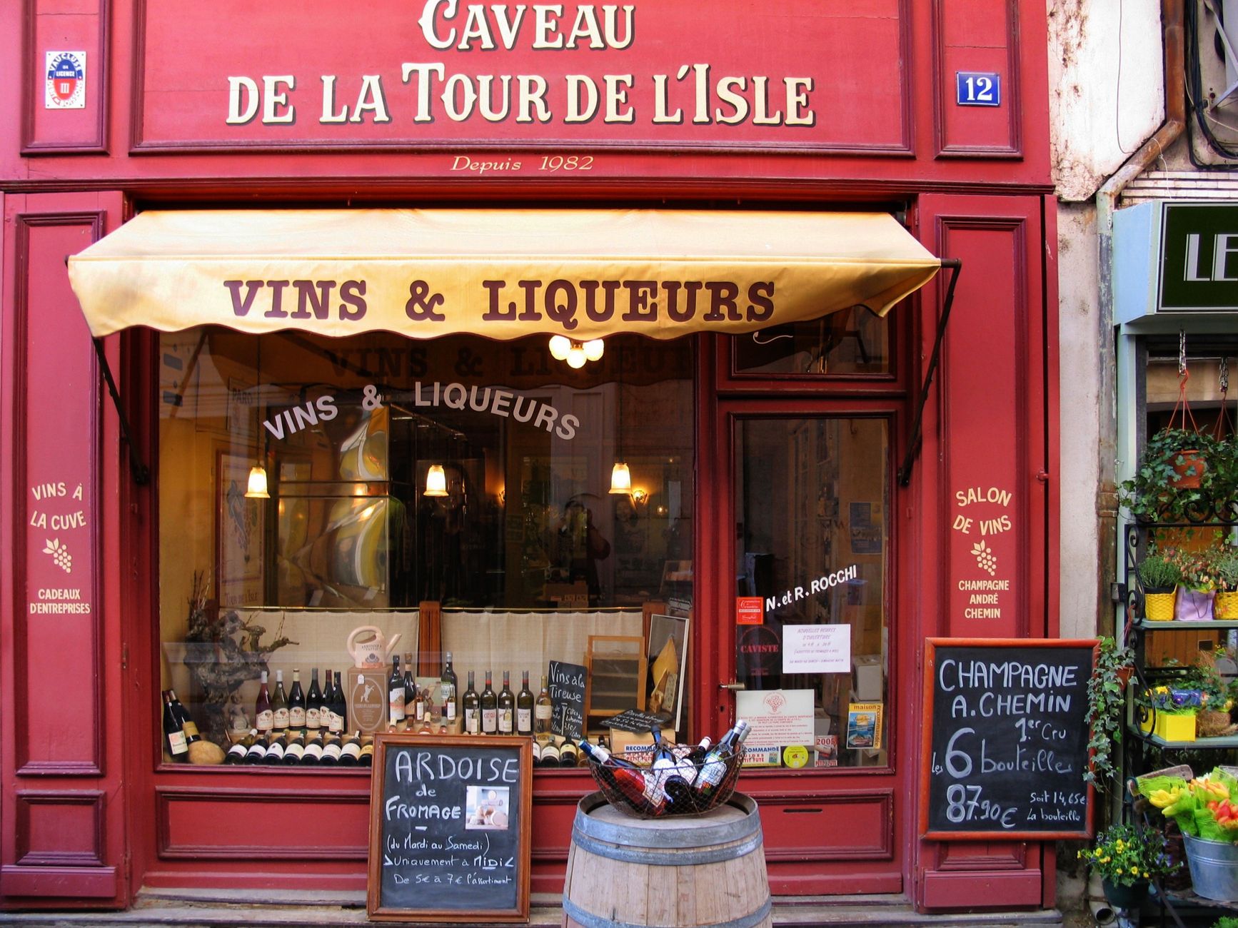 Caviste équipe à Béziers